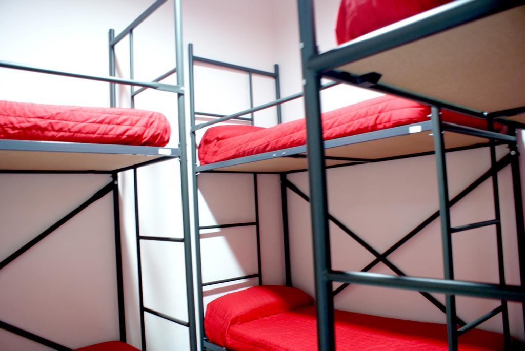 Traveller Box Hostel Sevilla Szoba fotó