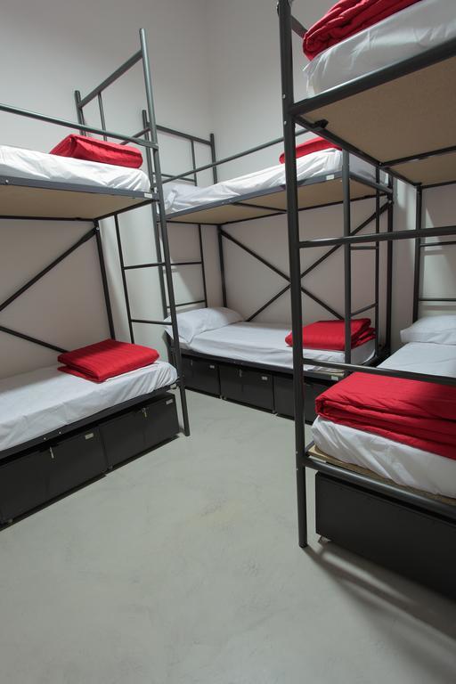 Traveller Box Hostel Sevilla Kültér fotó