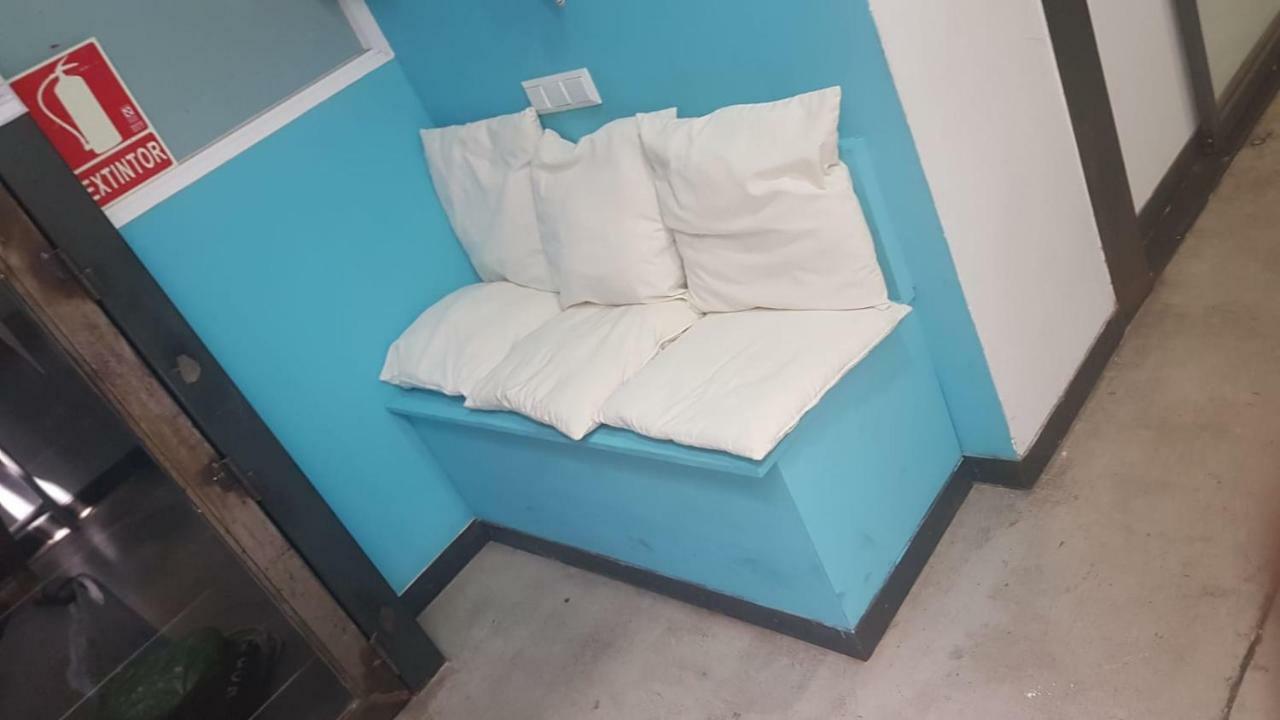 Traveller Box Hostel Sevilla Kültér fotó